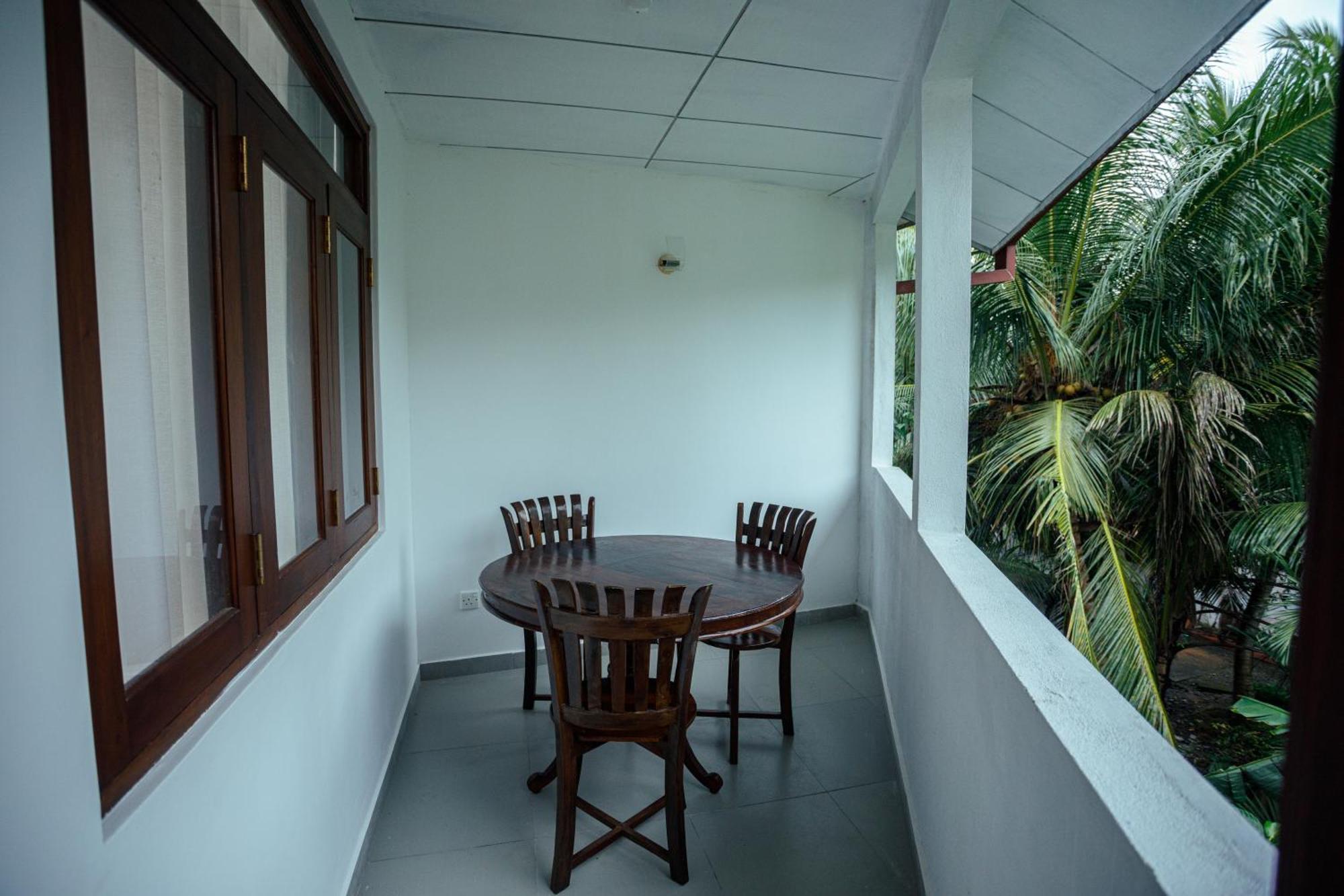 Villa Windfall Unawatuna Bagian luar foto