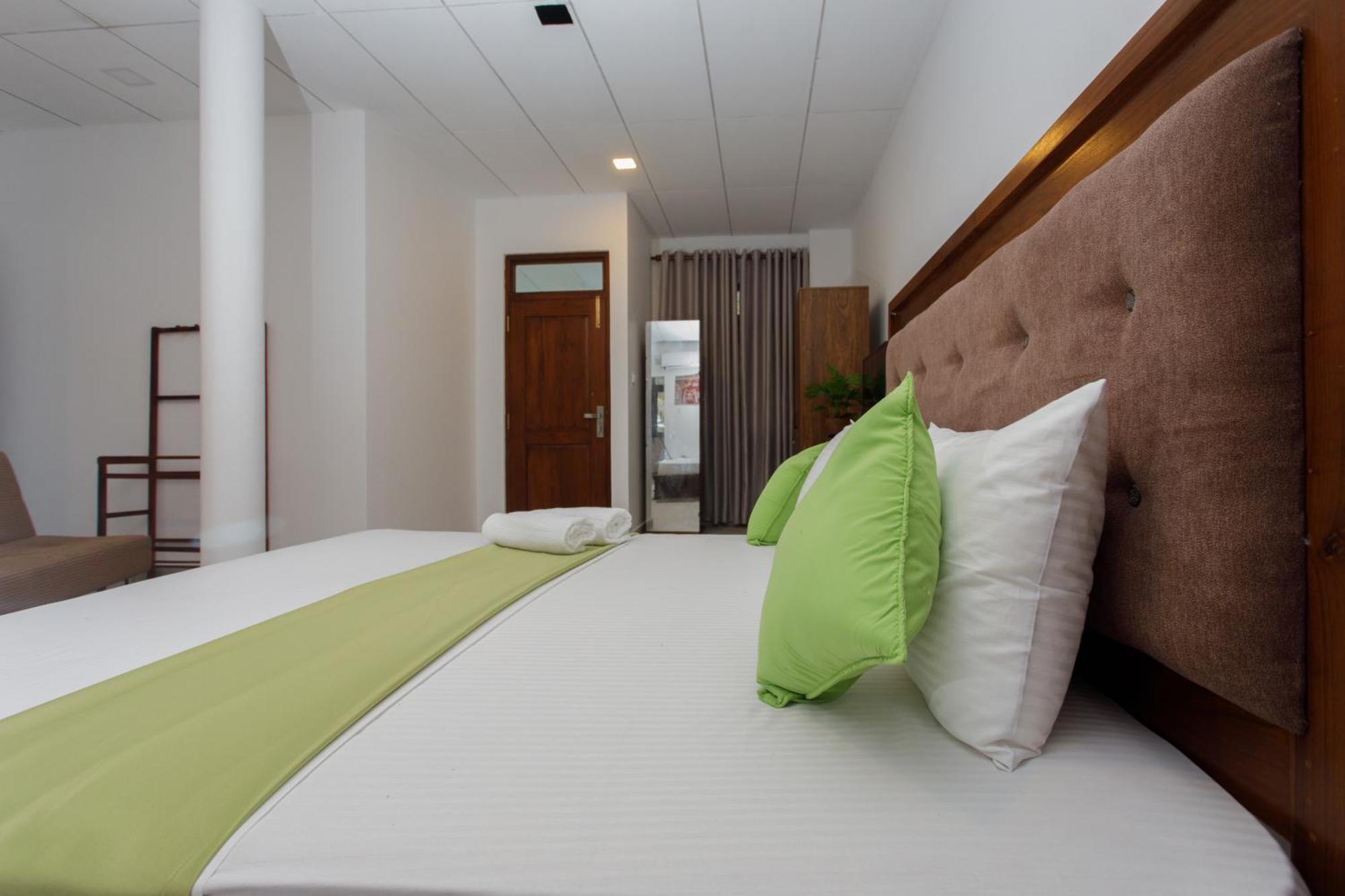 Villa Windfall Unawatuna Bagian luar foto
